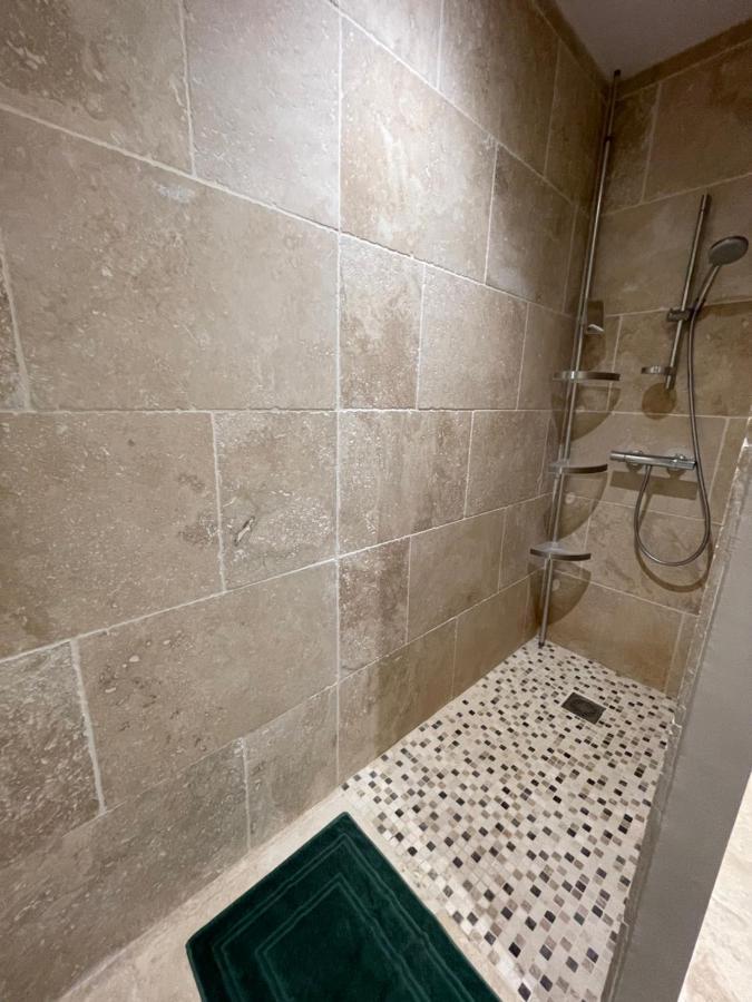 Petite maison près du centre LʼIsle-sur-la-Sorgue Extérieur photo