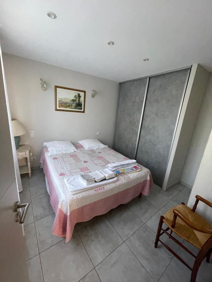 Petite maison près du centre LʼIsle-sur-la-Sorgue Extérieur photo